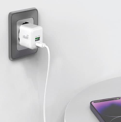 Двоен УСБ ѕиден полњач 20 W GAN Busy 50782 - слика 2